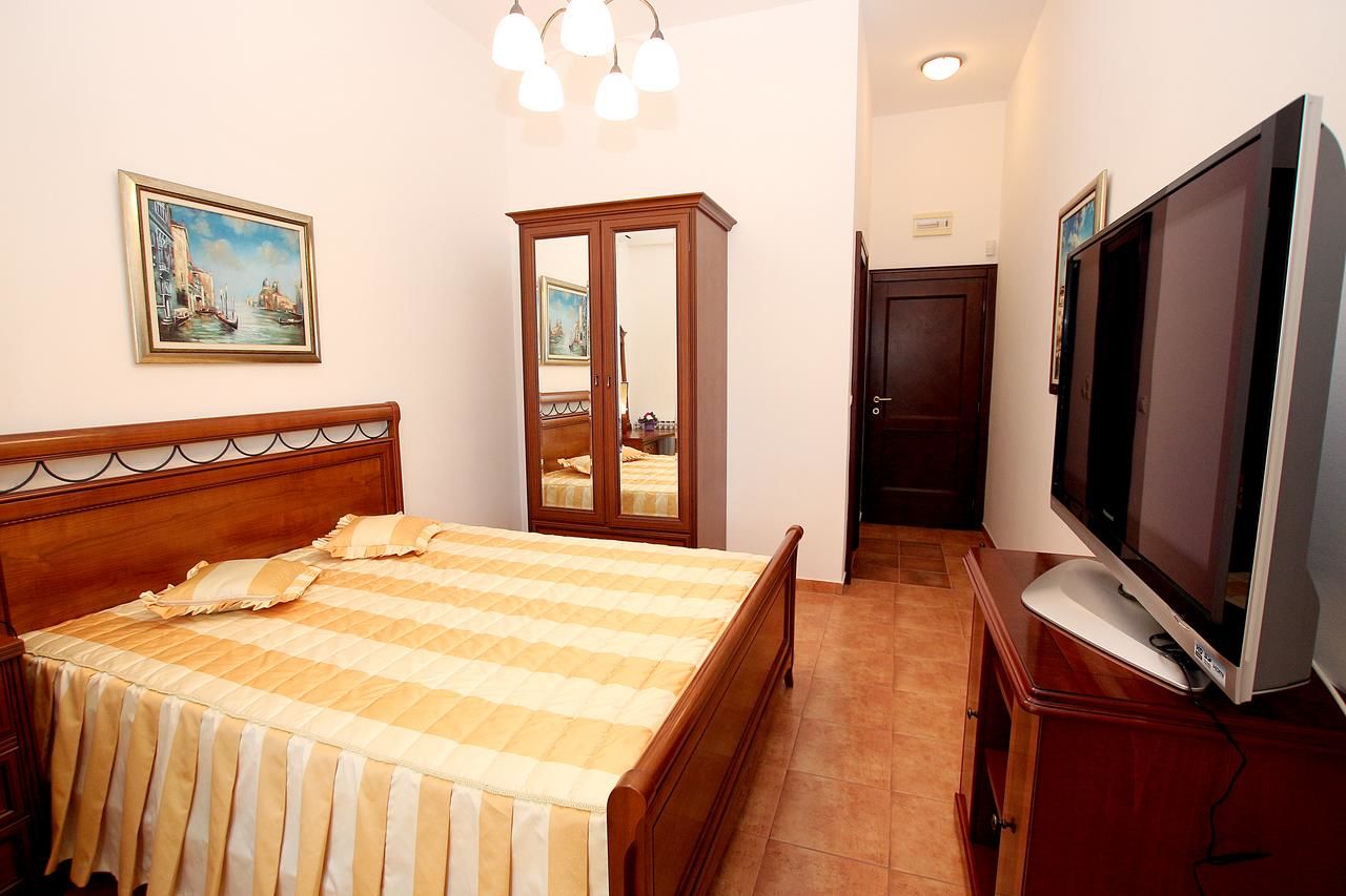 Апартаменты Apartments Royal Holiday Свети-Стефан