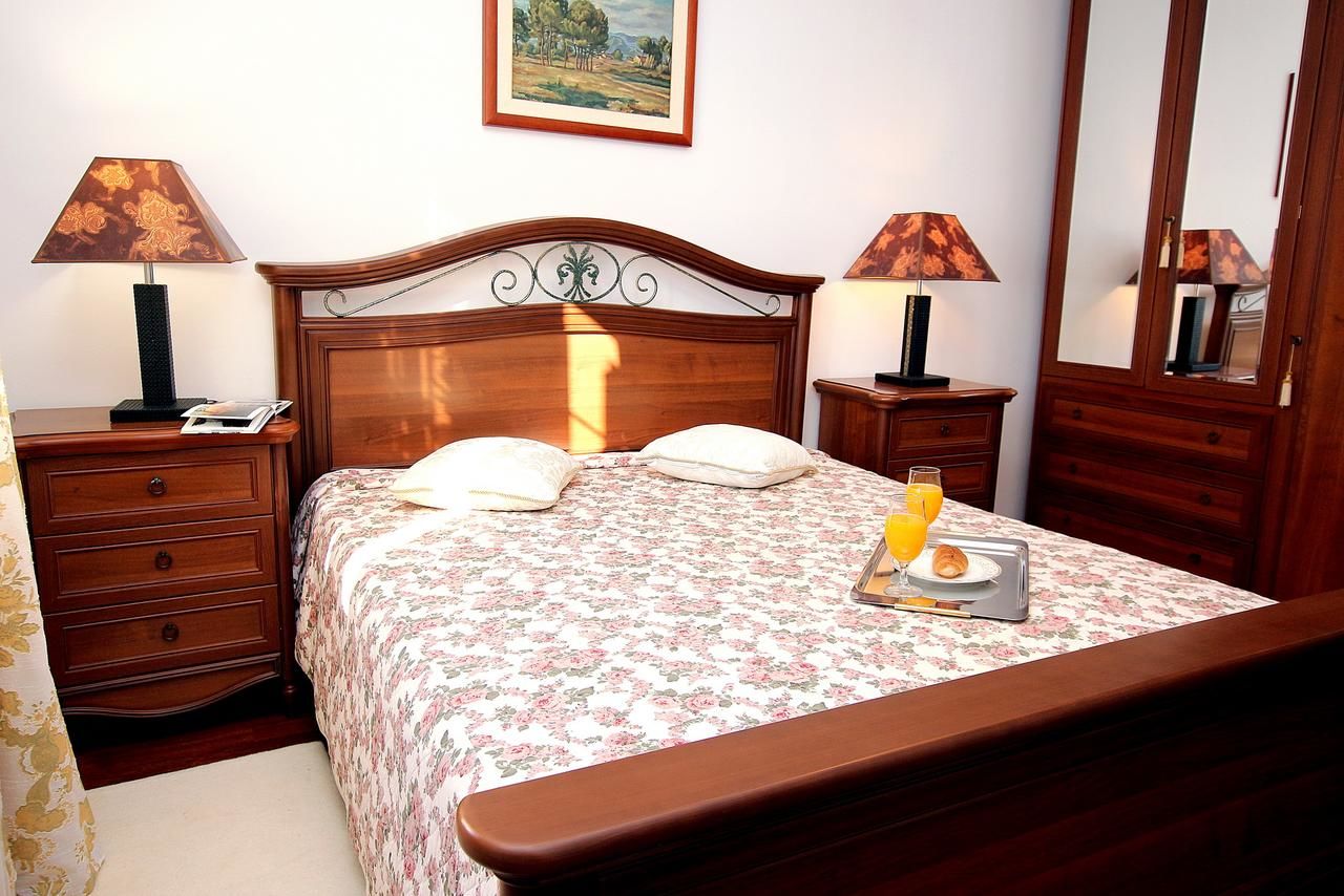 Апартаменты Apartments Royal Holiday Свети-Стефан-30