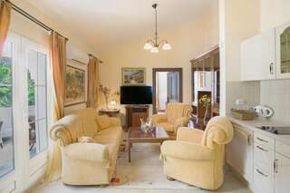 Апартаменты Apartments Royal Holiday Свети-Стефан Апартаменты Делюкс-1