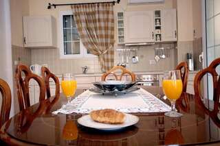Апартаменты Apartments Royal Holiday Свети-Стефан Улучшенные апартаменты-34