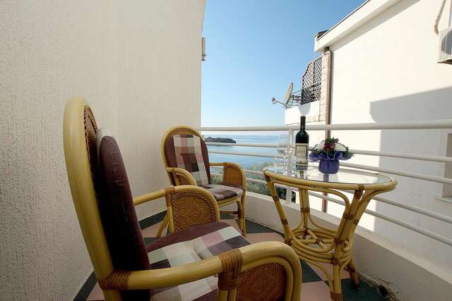 Апартаменты Apartments Royal Holiday Свети-Стефан-41
