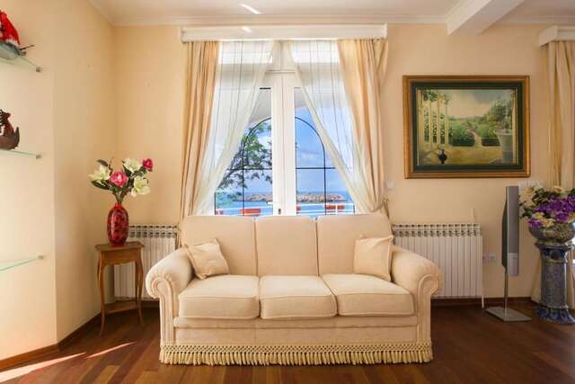 Апартаменты Apartments Royal Holiday Свети-Стефан-49